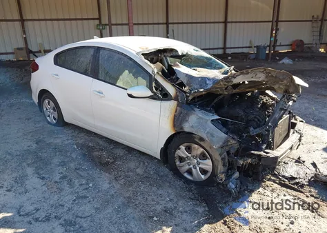 2017 Kia Forte Lx из США, поврежденный, VIN 3KPFK4A76HE063288